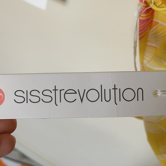 Sisstrevolution one piece - Picture 4 of 4